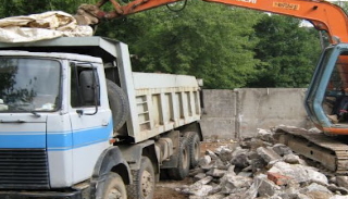 Вывоз строительного мусора с участка в Кузнецке недорого от 1543 руб. | 2Землекопа-Кнц